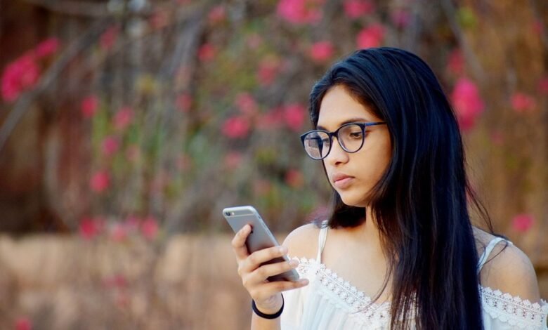 phone number trending online